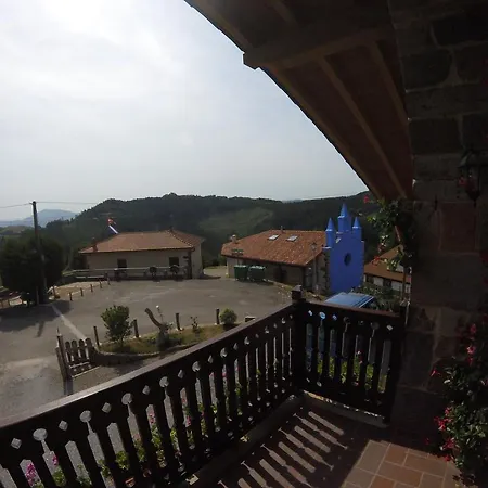 Etxekone Apartman Guernica y Luno