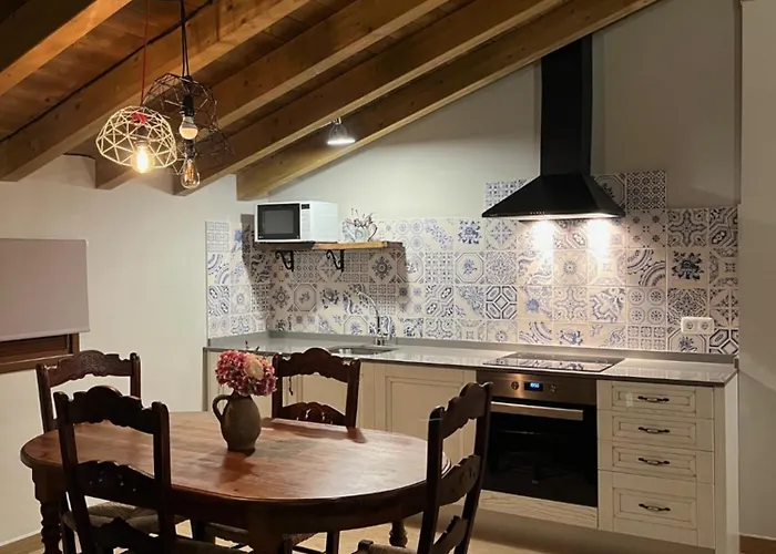 Etxekone * Guernica y Luno